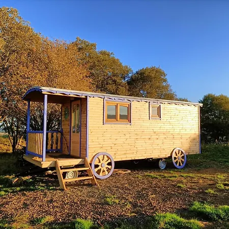 Roulottes - Les Lits De Berger Campsite