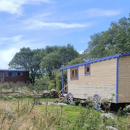 Roulottes - Les Lits De Berger Campsite